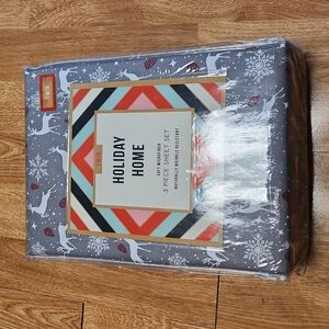 NWT reindeer microfiber Twin sheet set